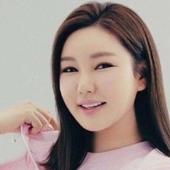 Behind-the-scenes cut of Song Gain