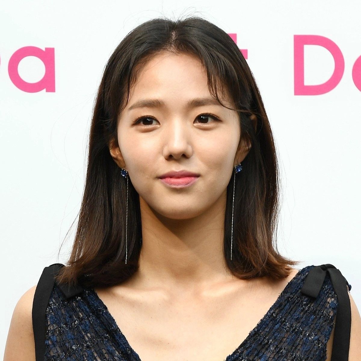 Behind-the-scenes cut of Chae Subin