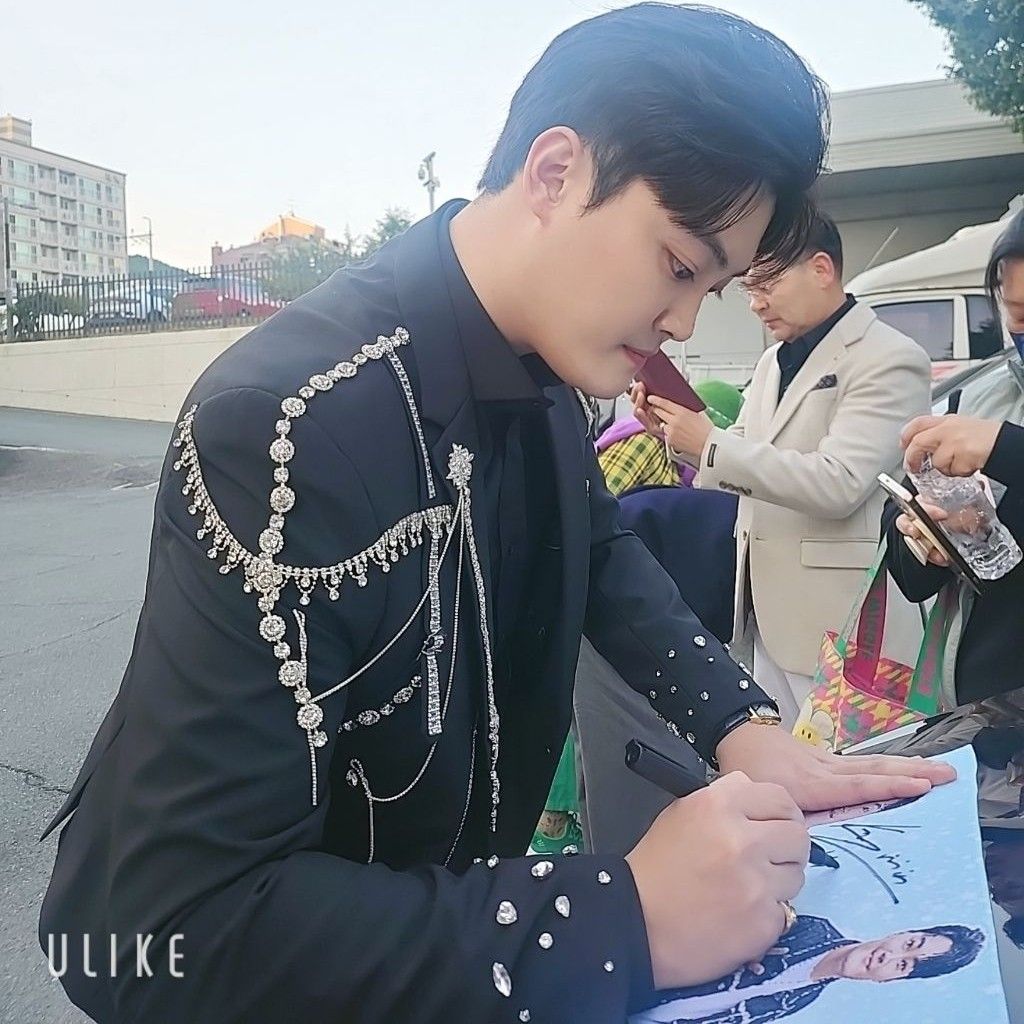 Recent activity shot of Kim Kyungmin