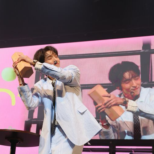 Behind-the-scenes cut of Lee Joongi