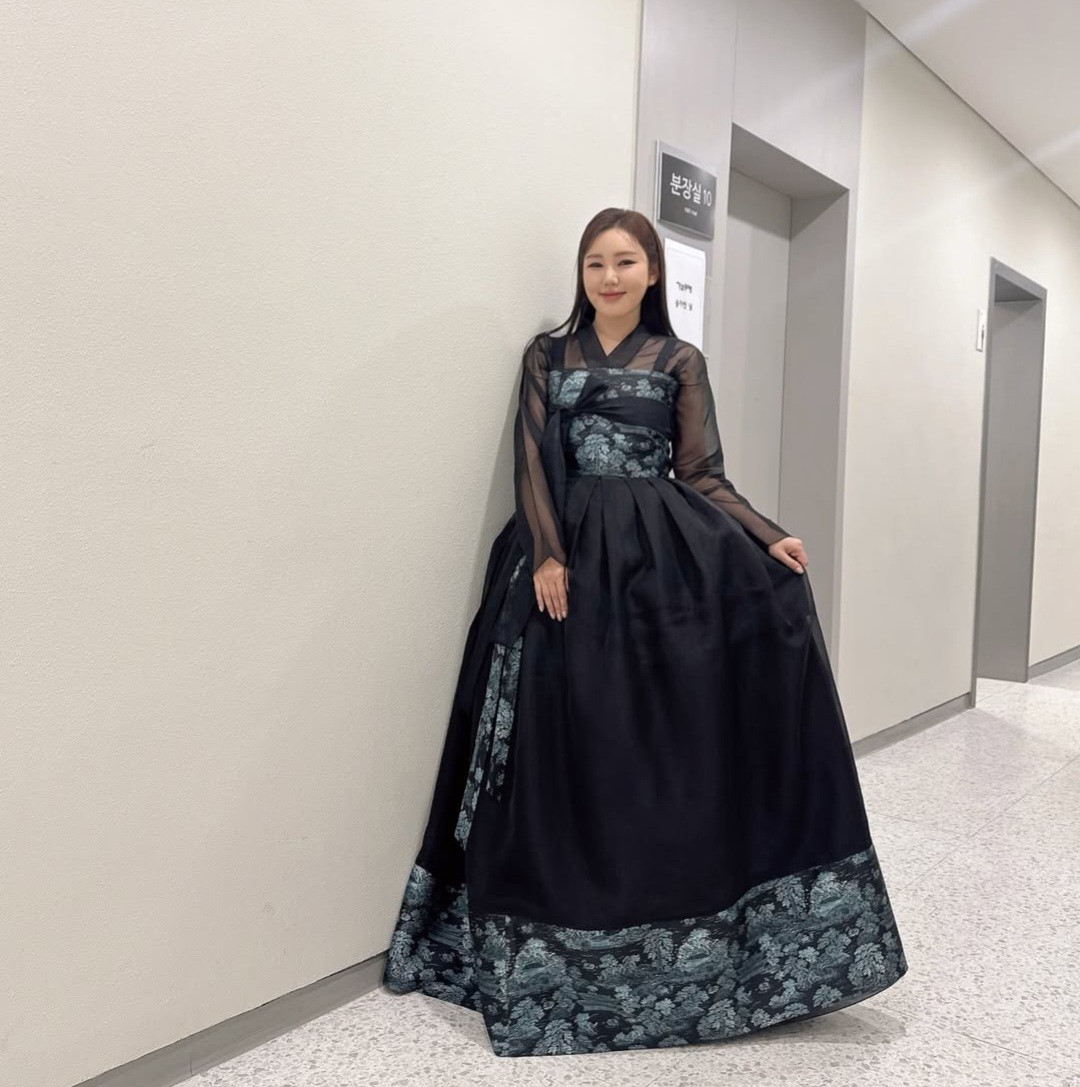 Foto terbaru dari Song Gain