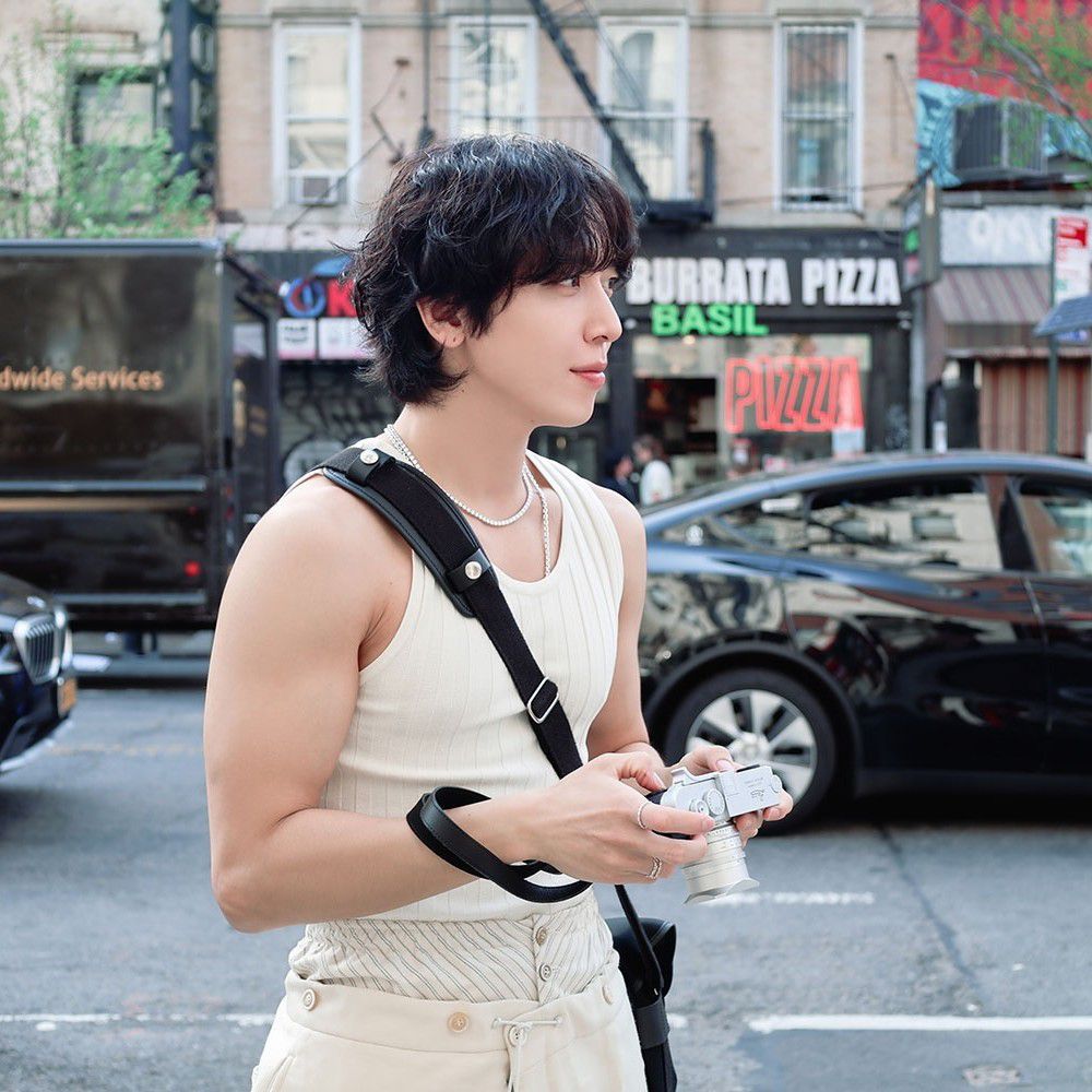 Cuplikan di balik layar dari Jung Yonghwa