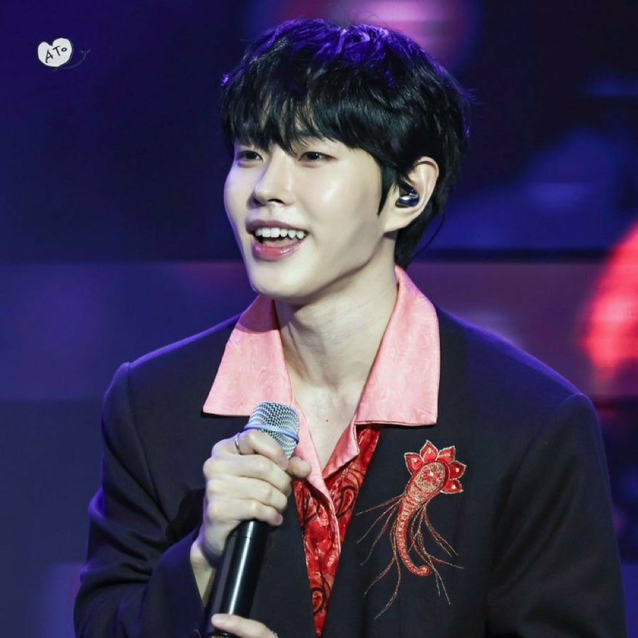 Behind-the-scenes cut of Lee Byeongchan