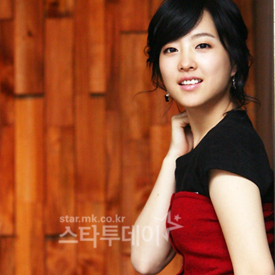 Behind-the-scenes cut of Park Boyoung