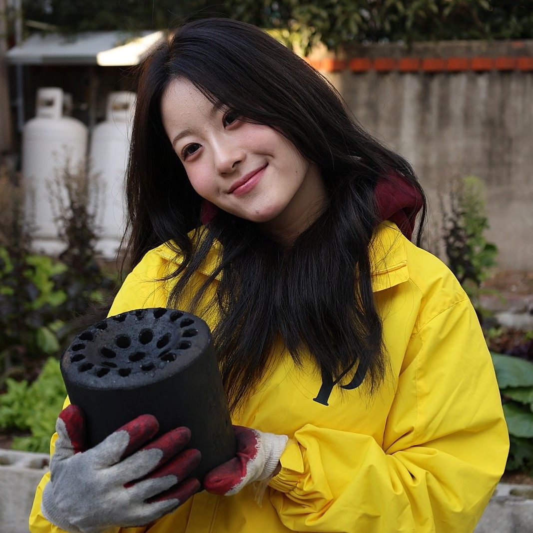 Recent activity shot of Oh Yujin