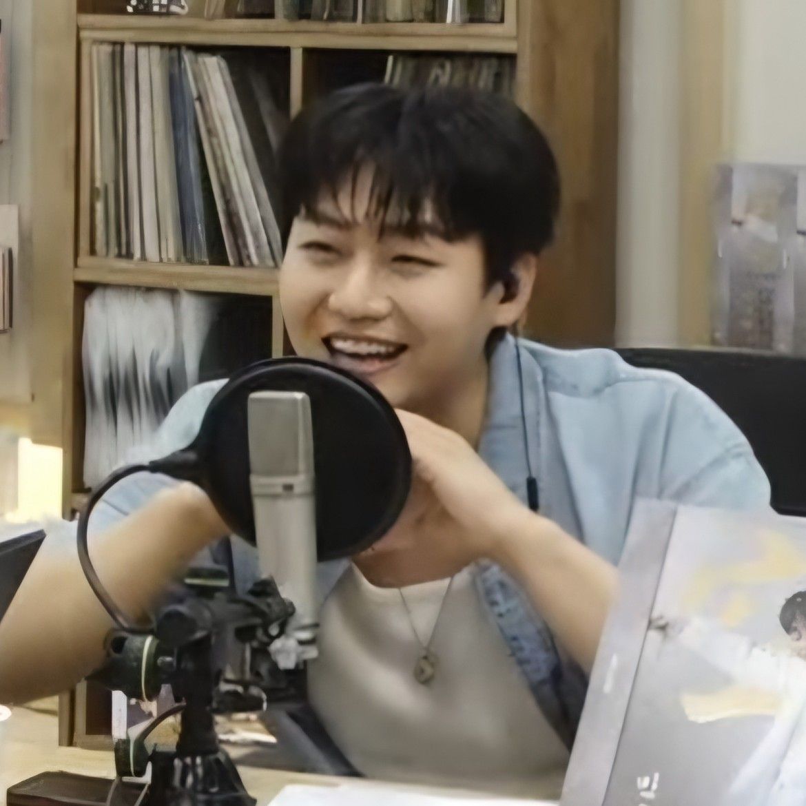 Behind-the-scenes cut of Min Soohyun