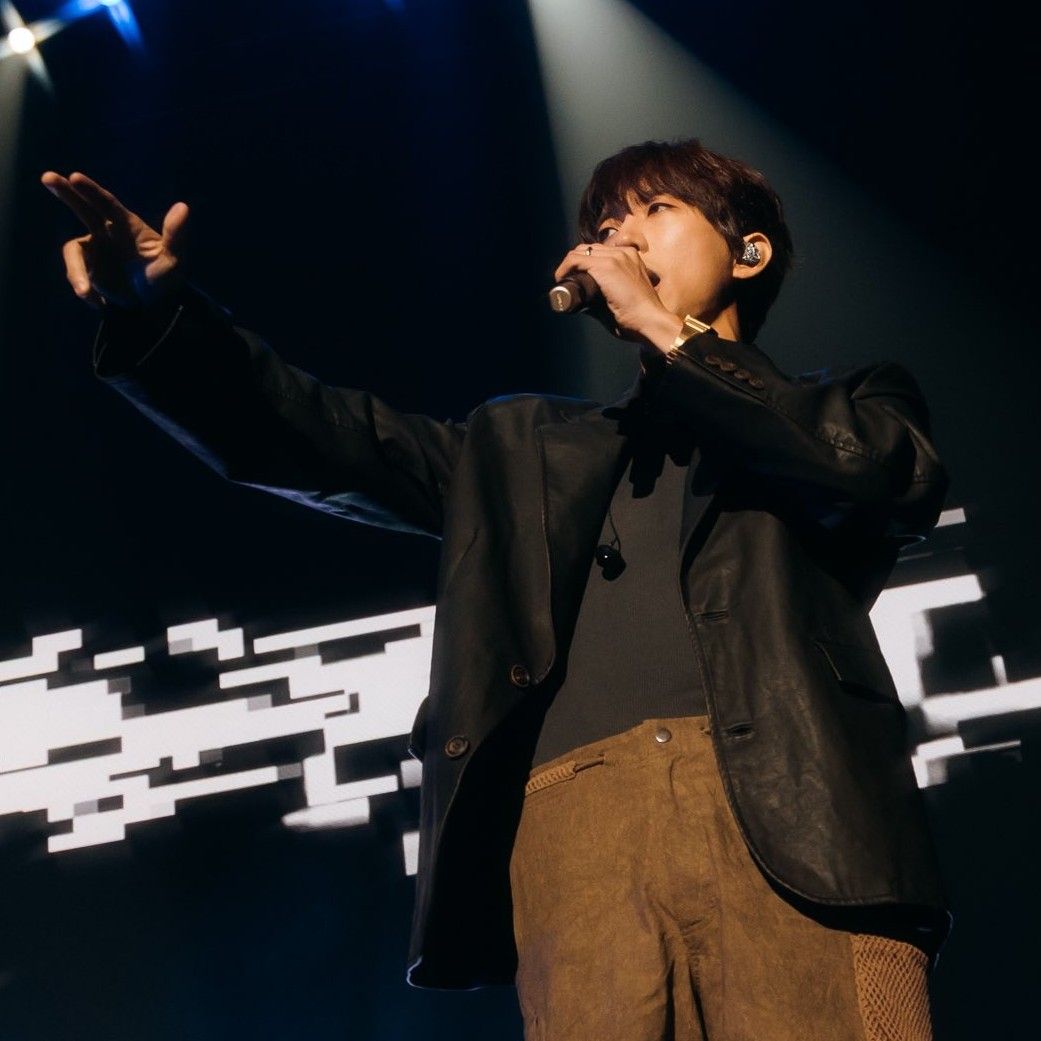 A moment captured by a fan of Lee Seungyoon