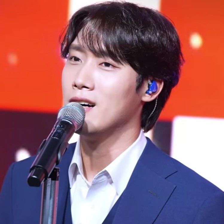 A moment captured by a fan of Choi Woojin