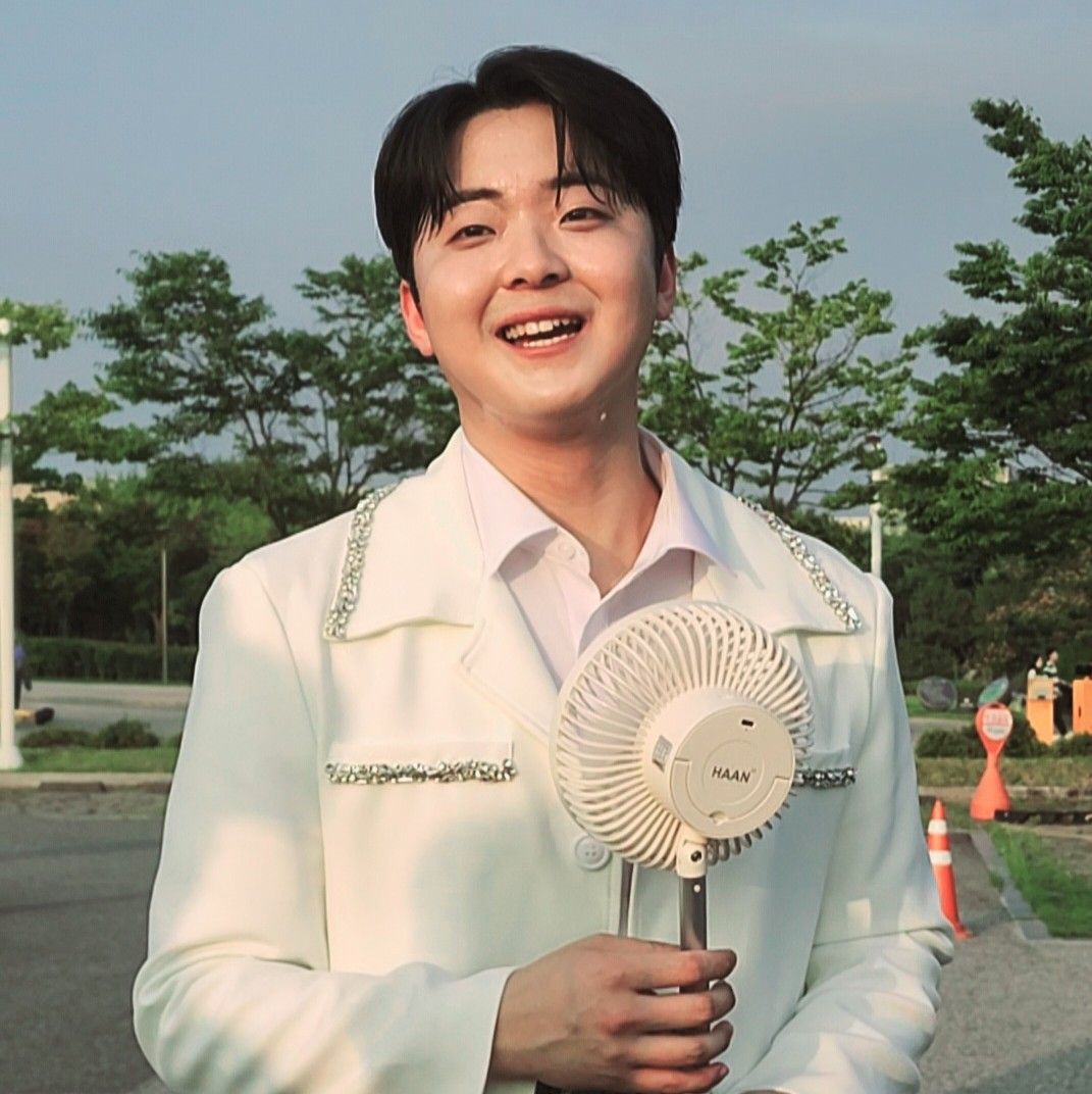 Behind-the-scenes cut of Park Minsu