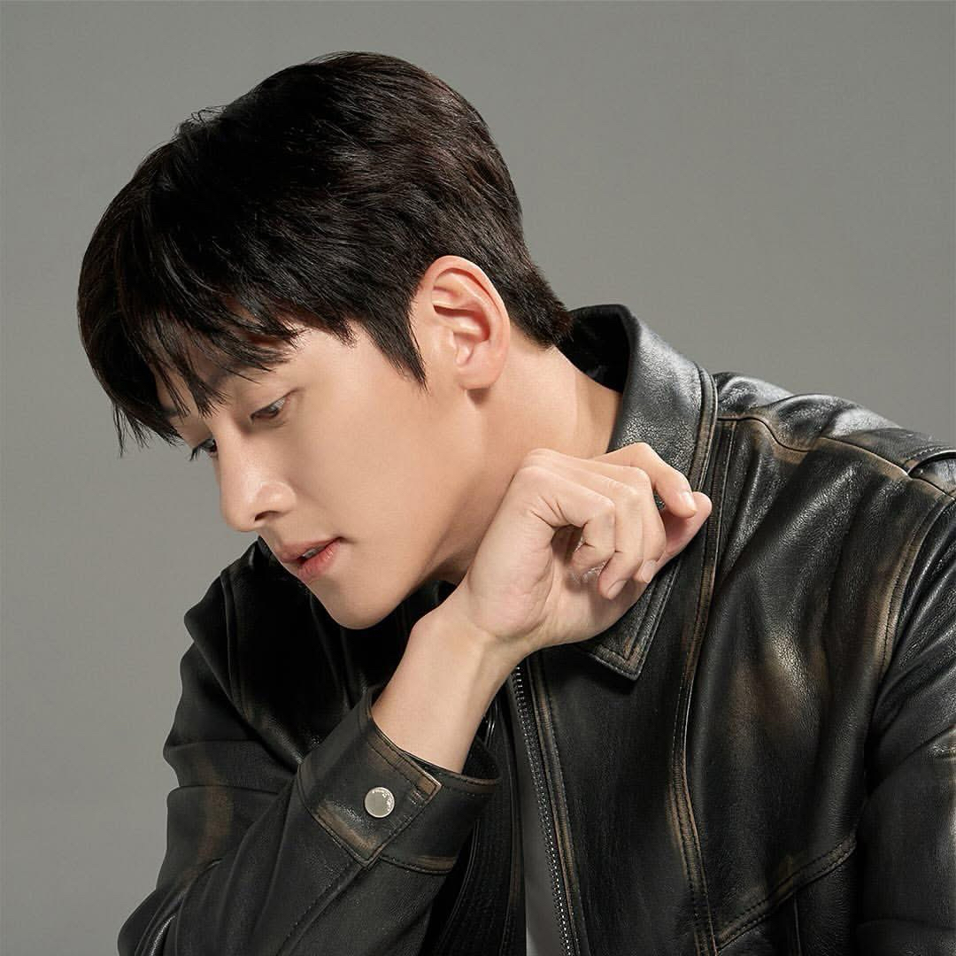 Behind-the-scenes cut of Ji Changwook