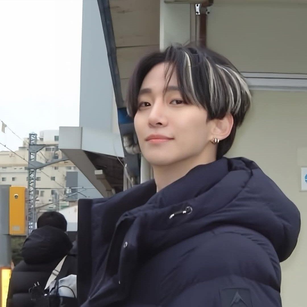 Behind-the-scenes cut of Lee Junho
