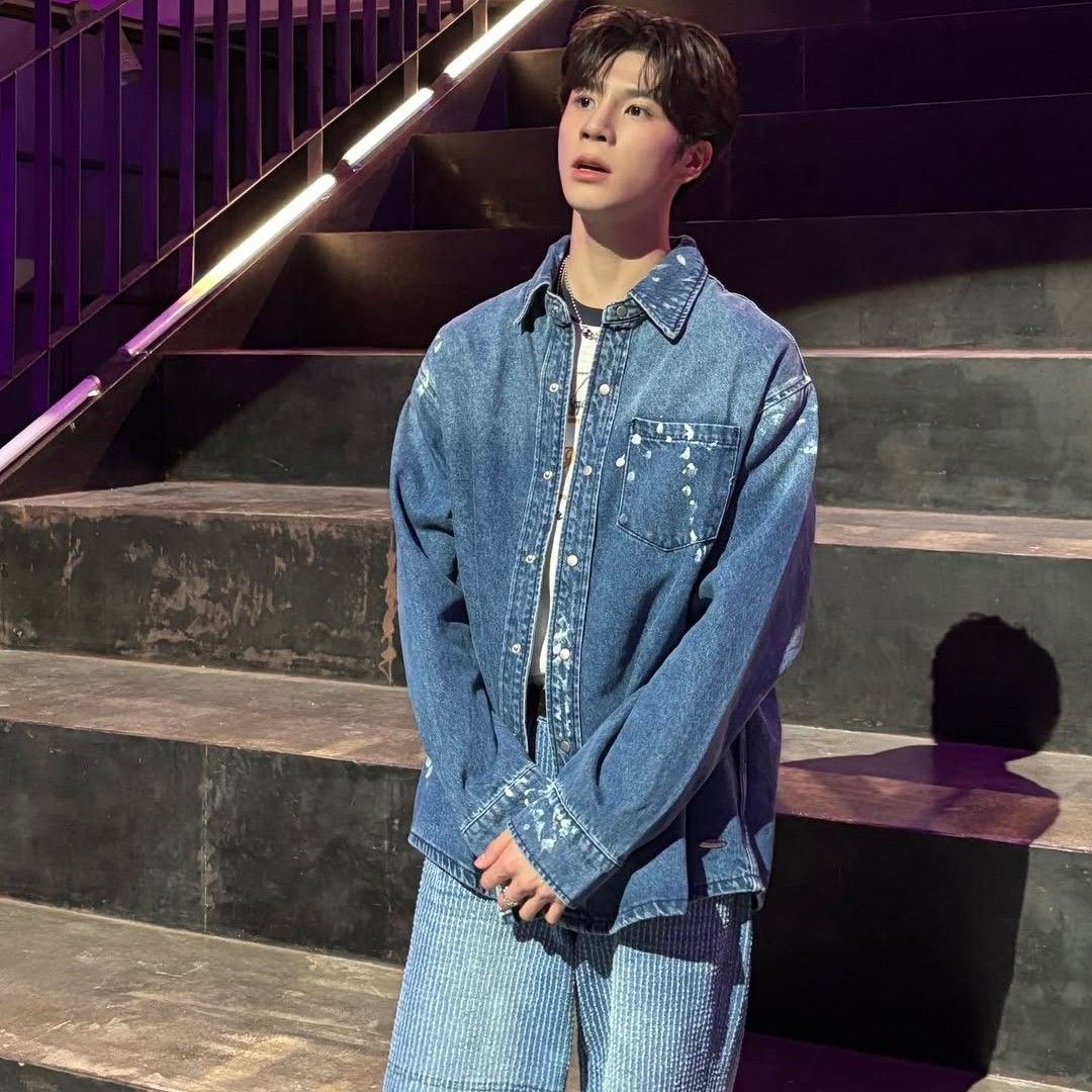 A moment captured by a fan of Jeong Dongwon