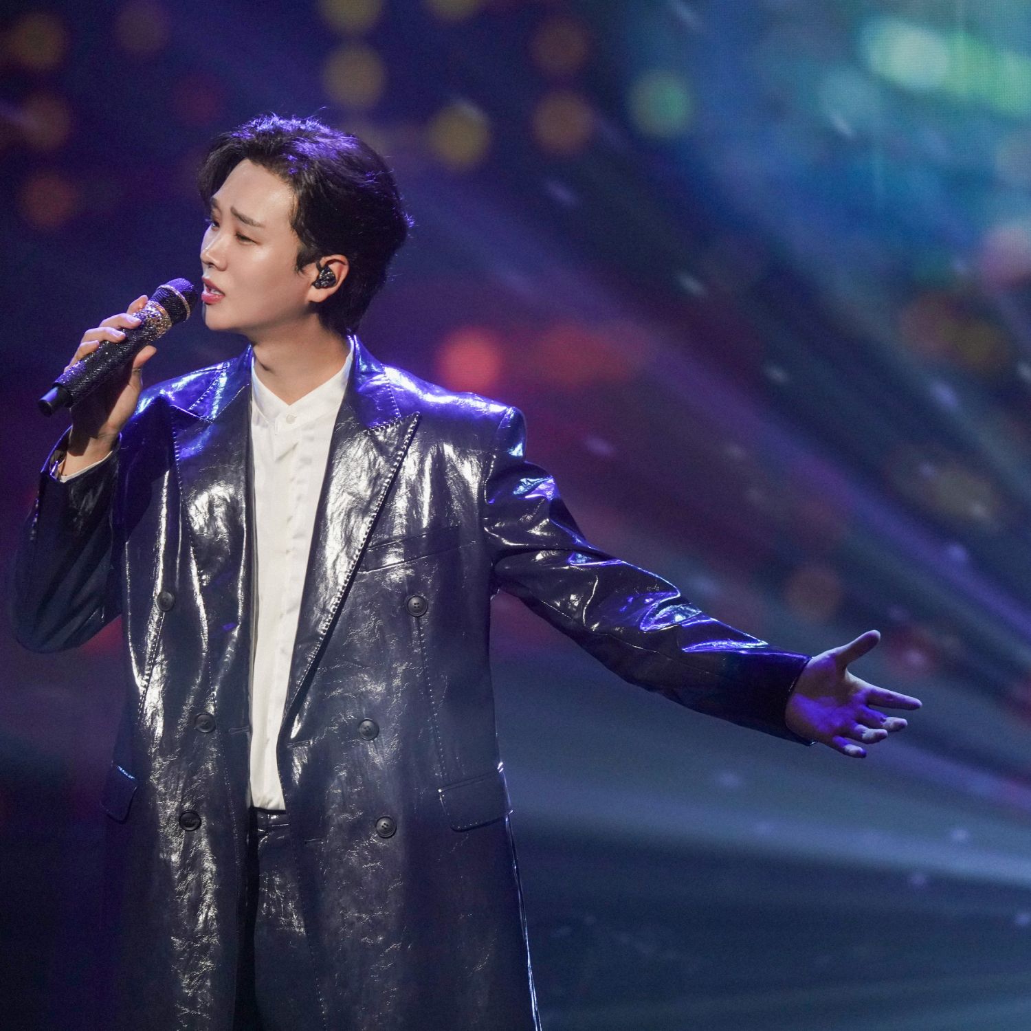 Behind-the-scenes cut of Song Minjun