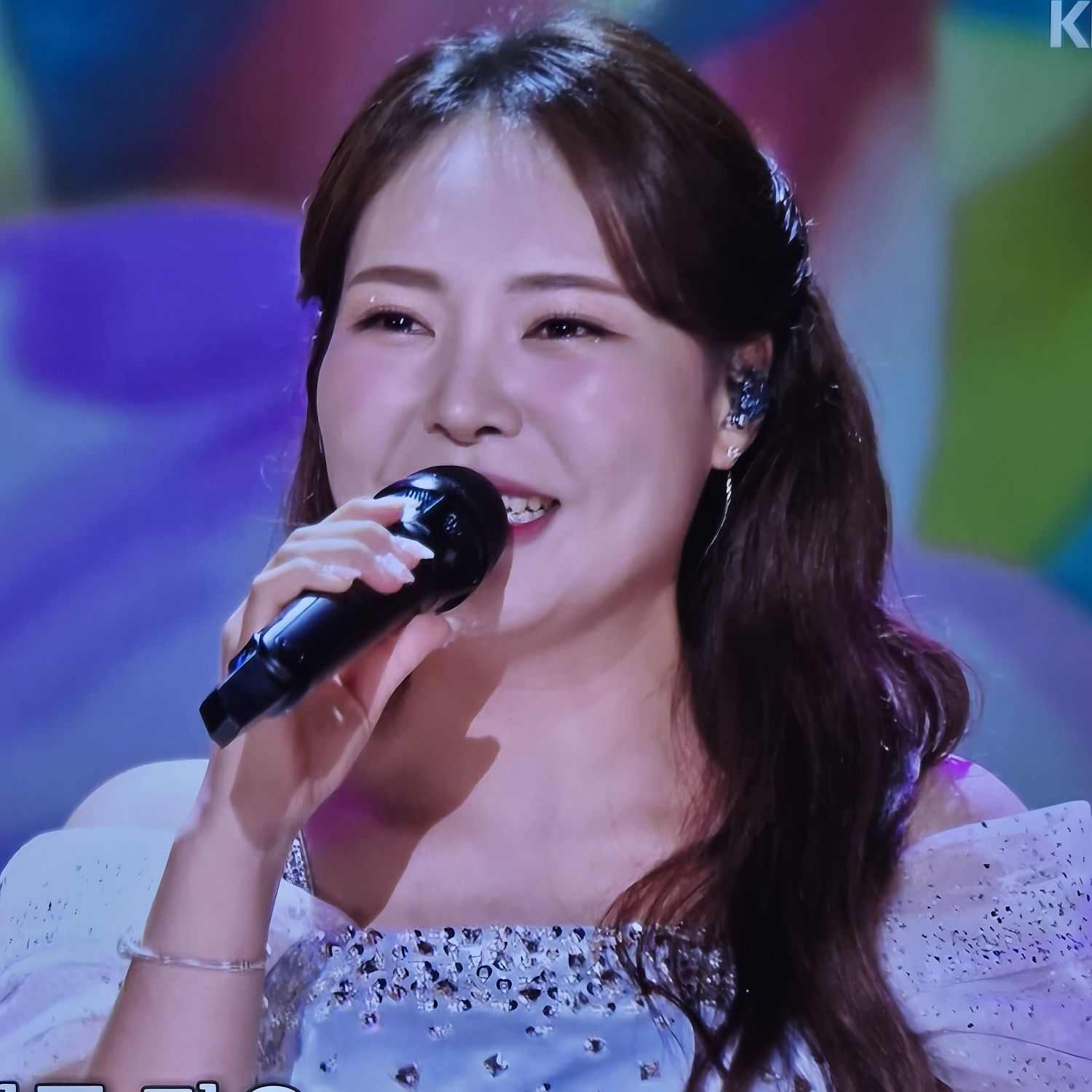 A moment captured by a fan of Miss Kim