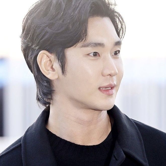 Recent activity shot of Kim Soohyun