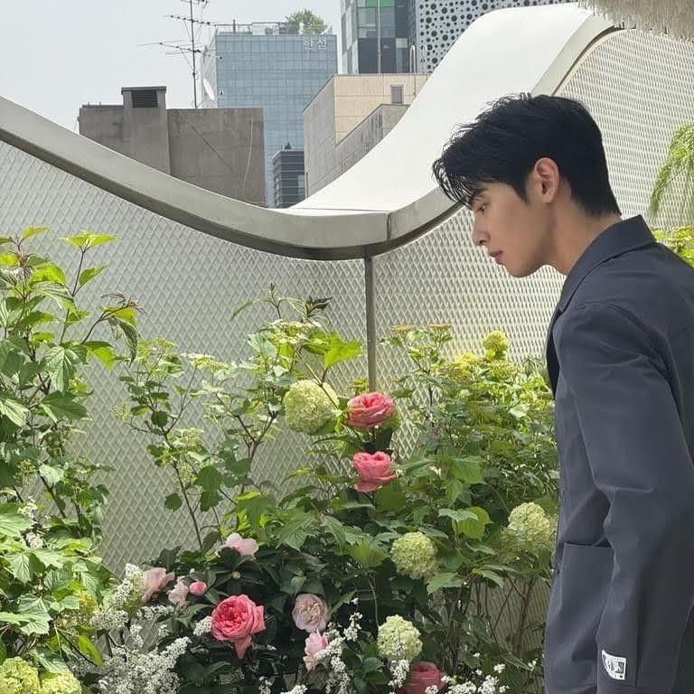 Momen yang diabadikan oleh penggemar Cha Eunwoo