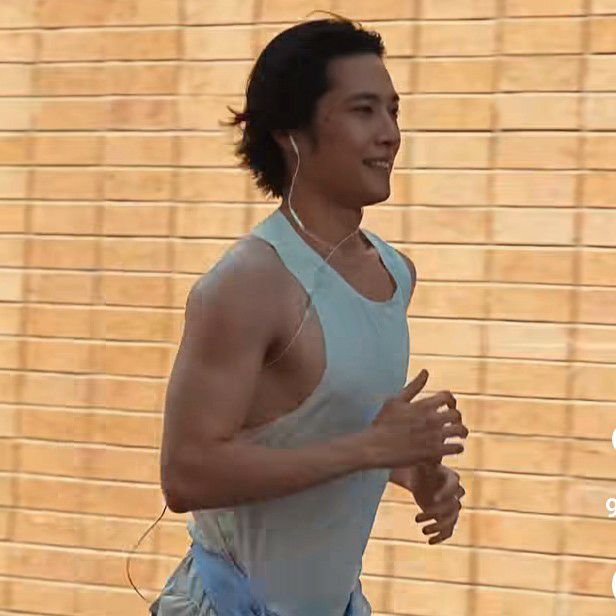A moment captured by a fan of Lee Jongwon