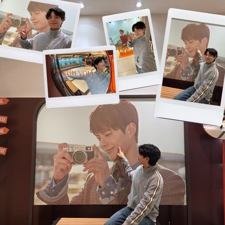 A moment captured by a fan of Park Bogum