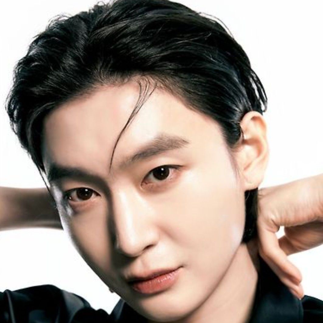 Behind-the-scenes cut of Kim Yongbin