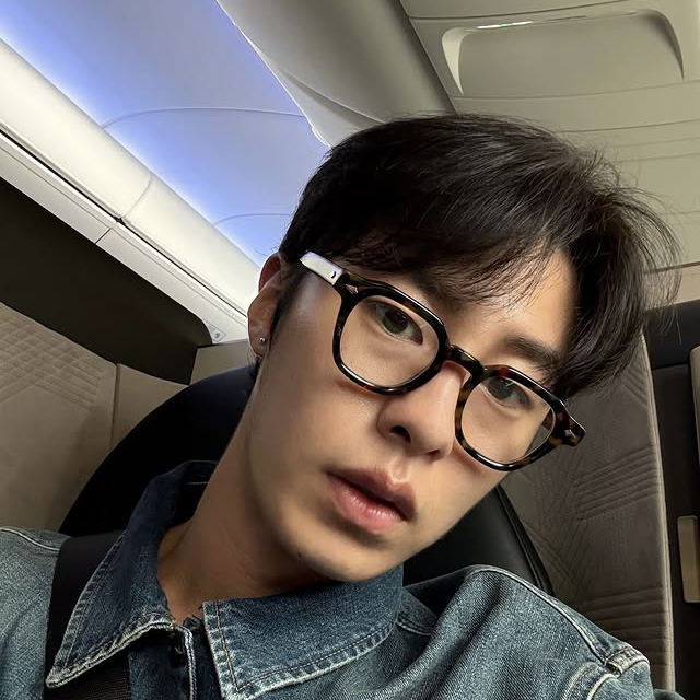 Behind-the-scenes cut of Lee Jaewook
