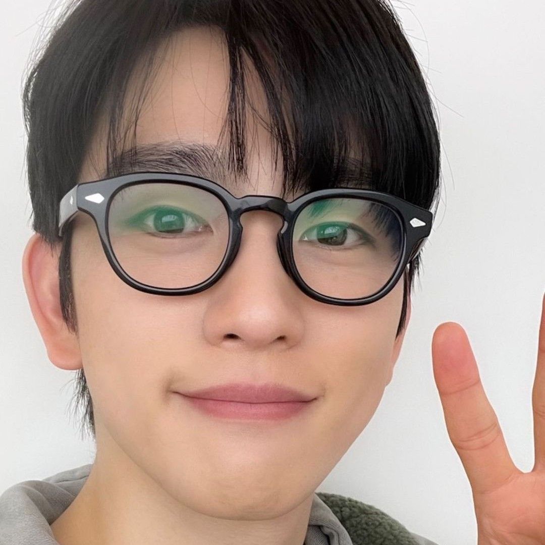 Recent activity shot of Park Jinyoung