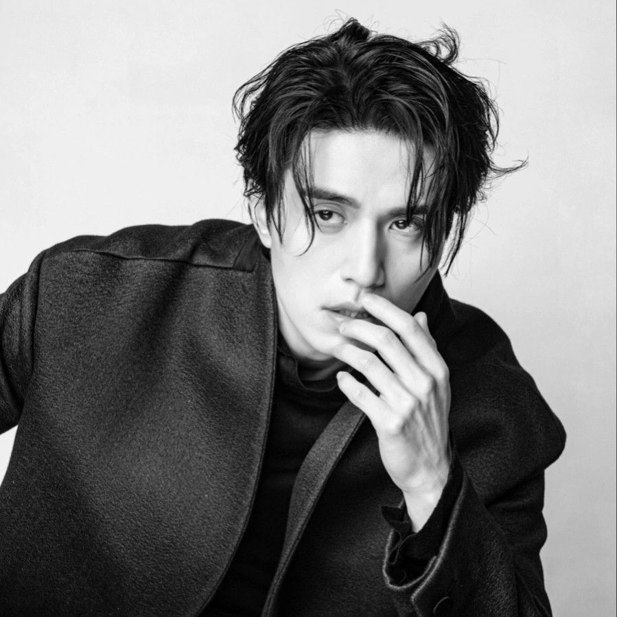 Recent activity shot of Lee Dongwook