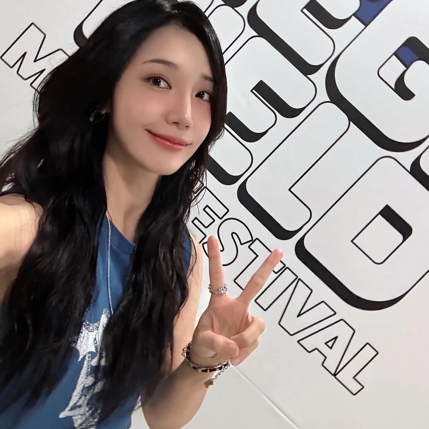 A moment captured by a fan of Jung Eunji