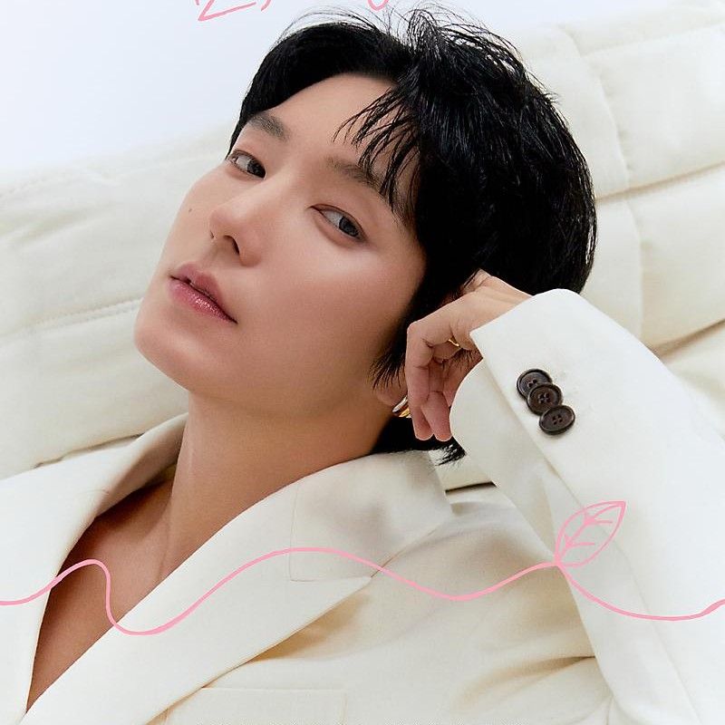 Behind-the-scenes cut of Lee Joongi