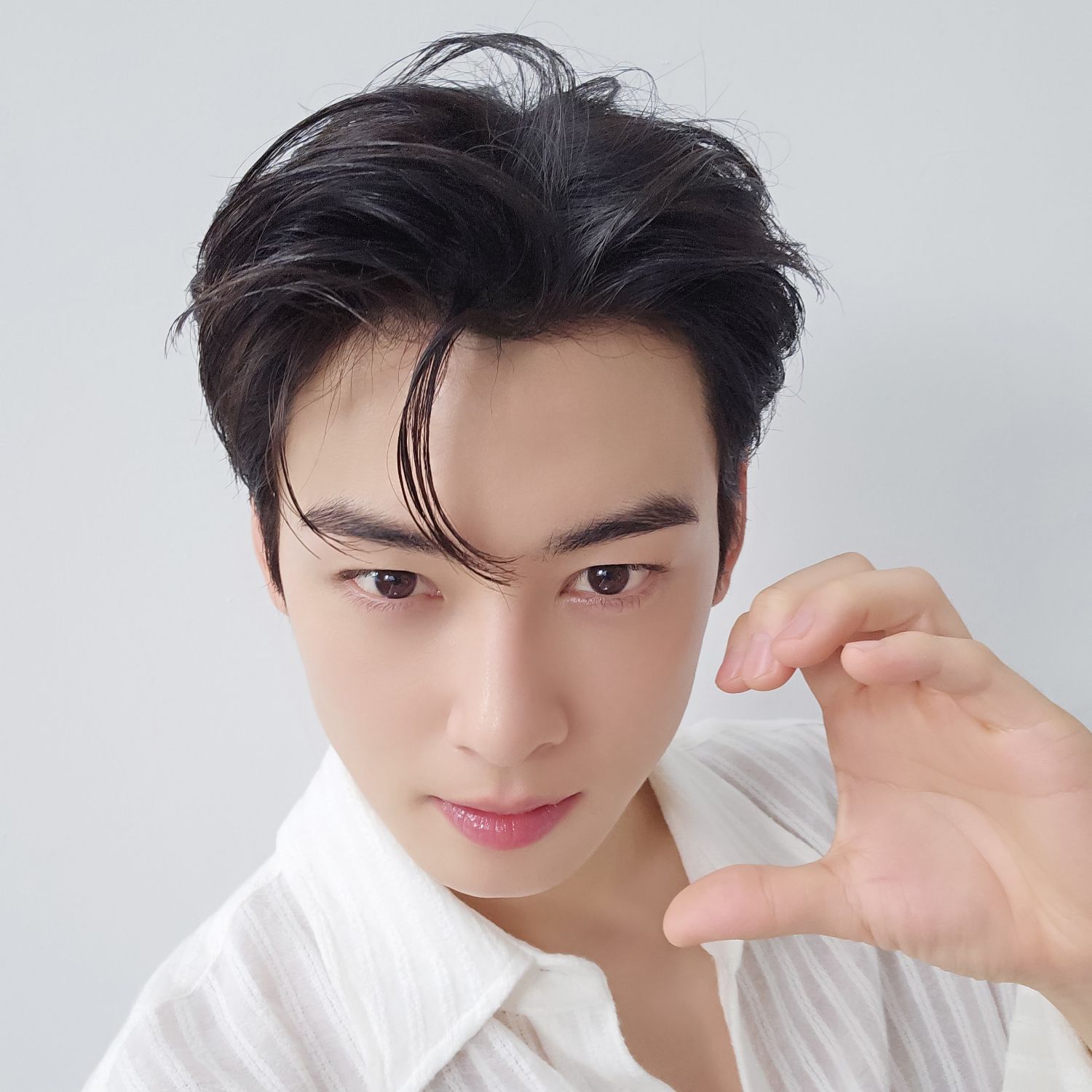 Latest photo of Cha Eunwoo