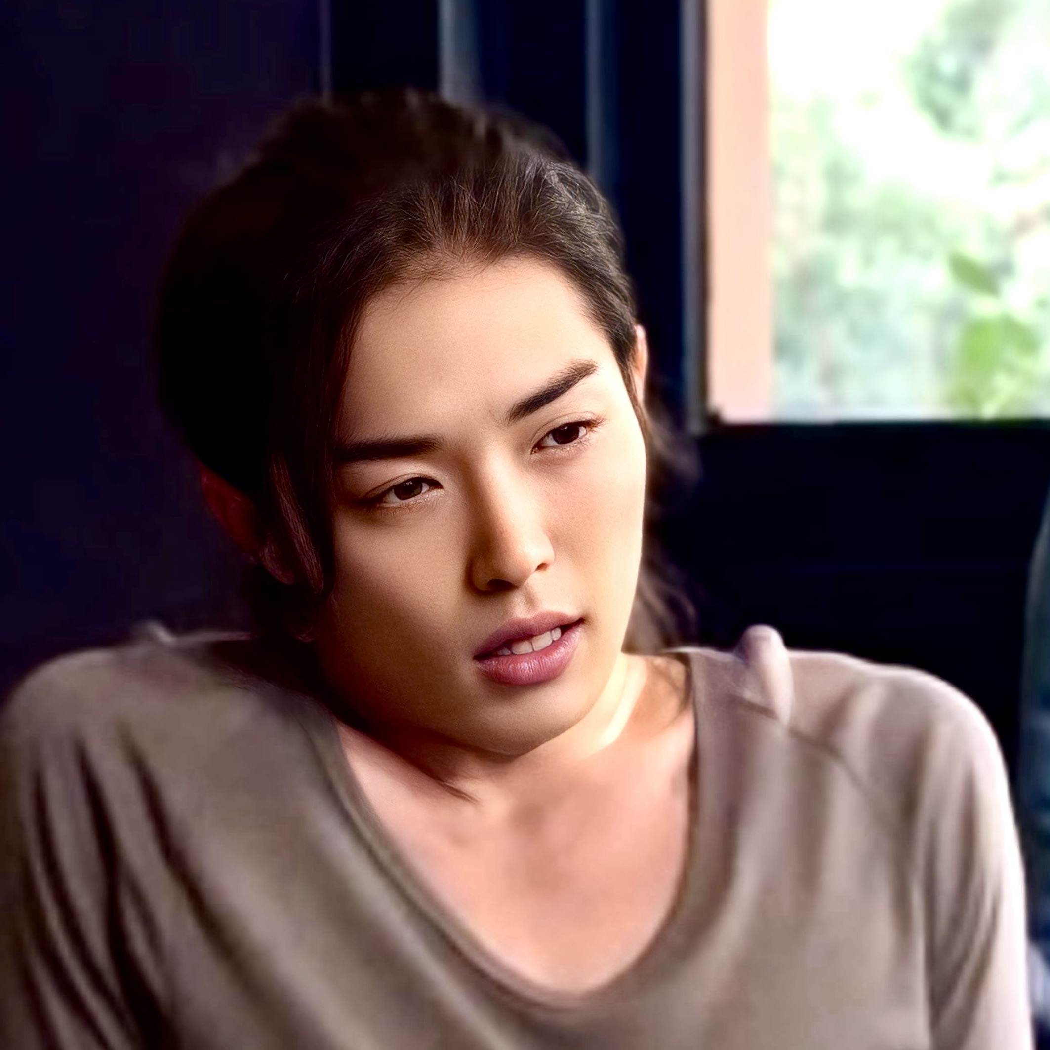 粉丝拍下的金材昱瞬间