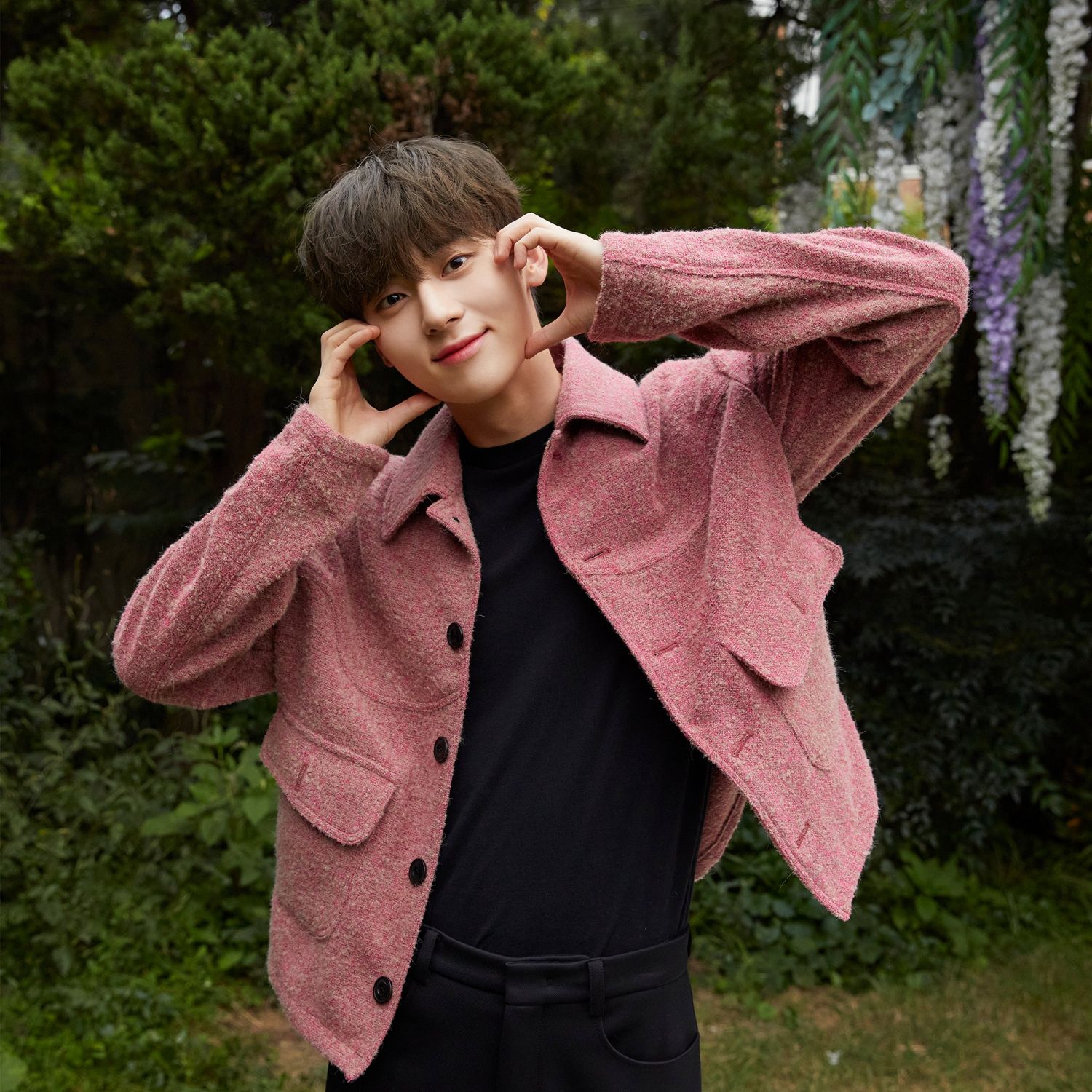 황민현 최근 활동샷