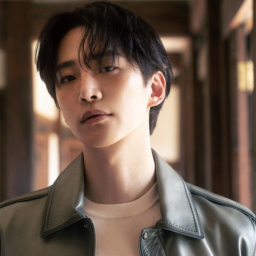 Behind-the-scenes cut of Lee Junho