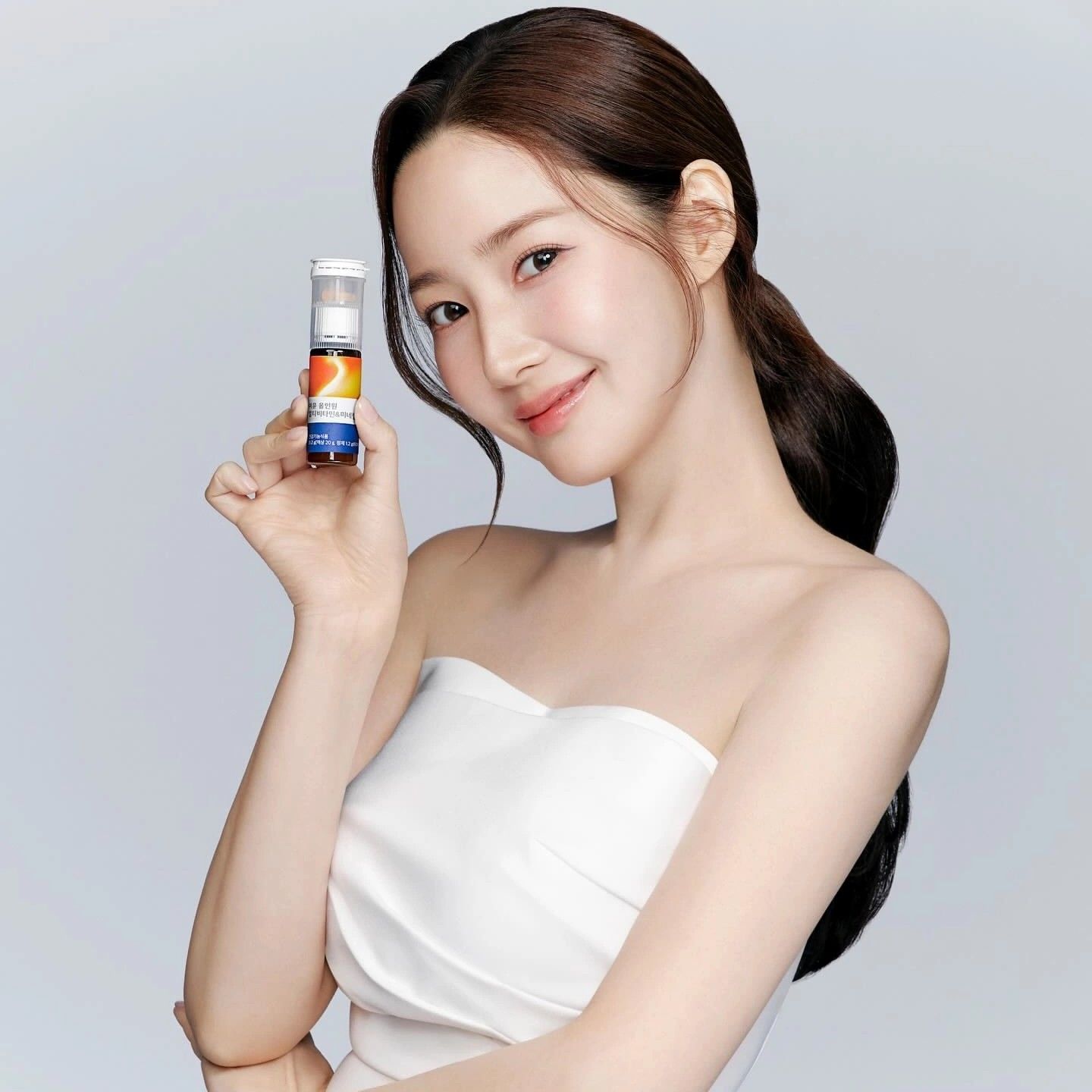 Recent activity shot of Park Minyoung