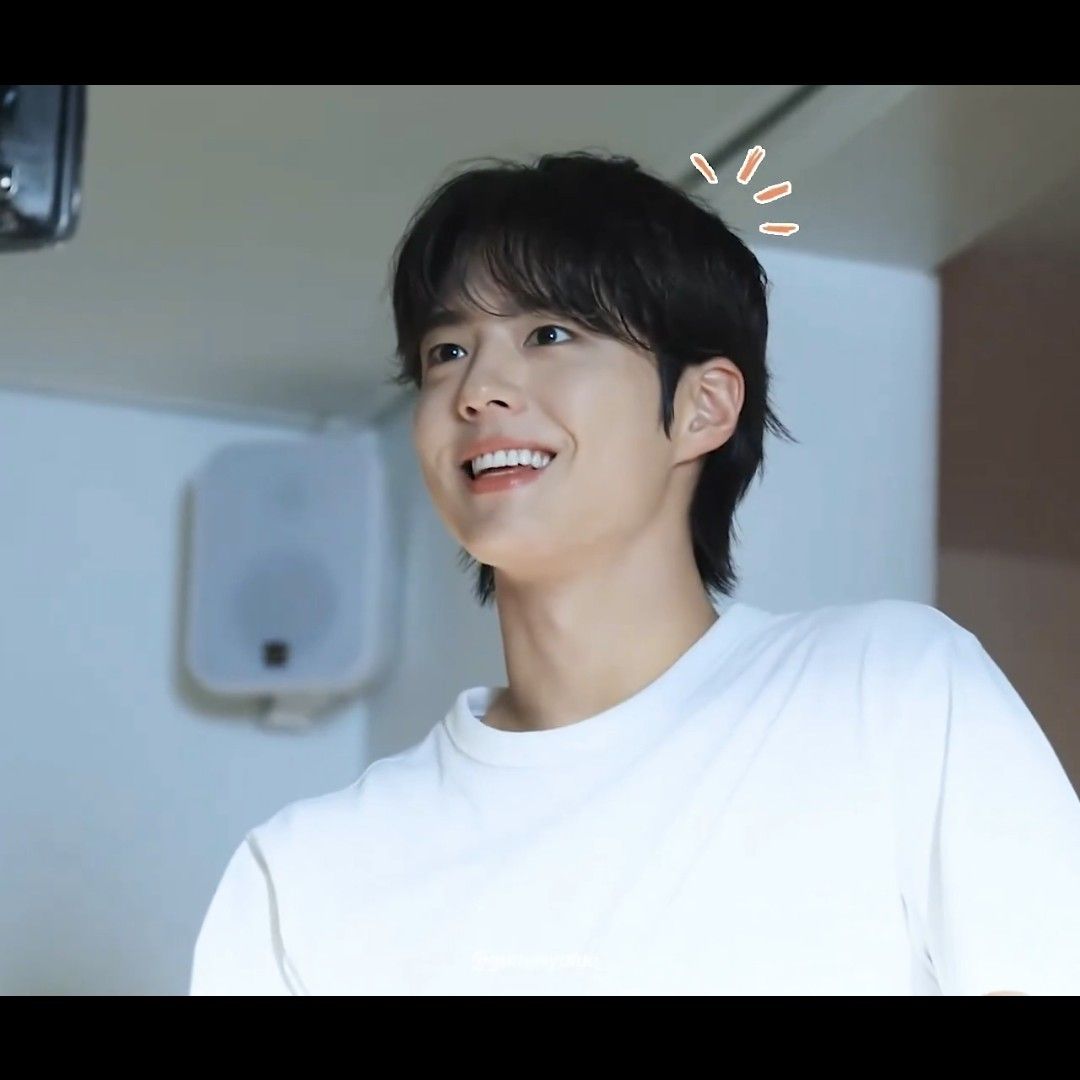 Latest photo of Park Bogum