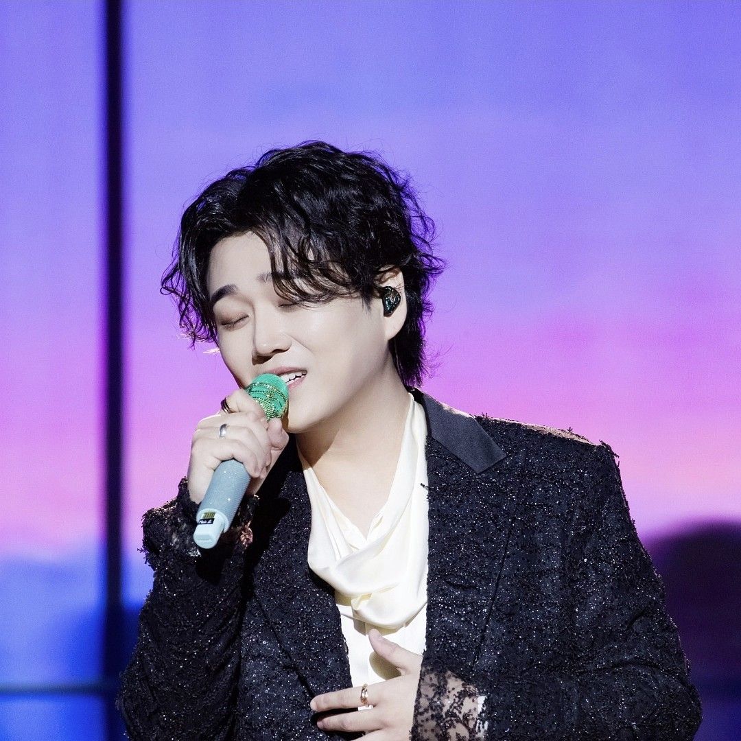 Latest photo of Hwang Youngwoong