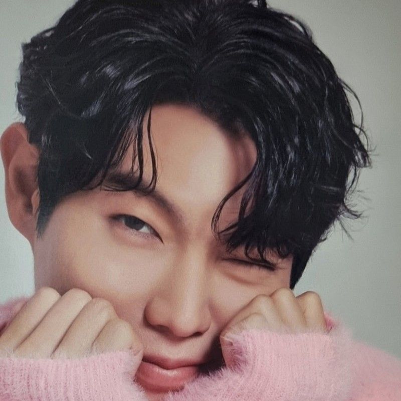 Latest photo of Son Taejin