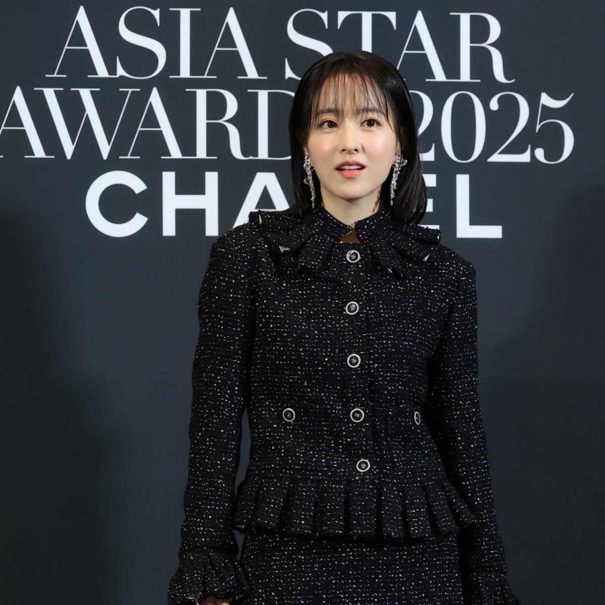 Behind-the-scenes cut of Park Boyoung