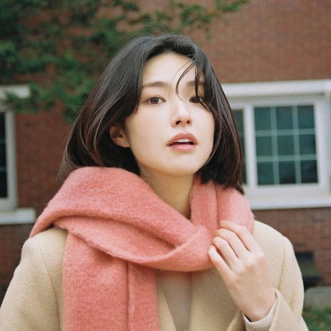 Behind-the-scenes cut of Ha Young