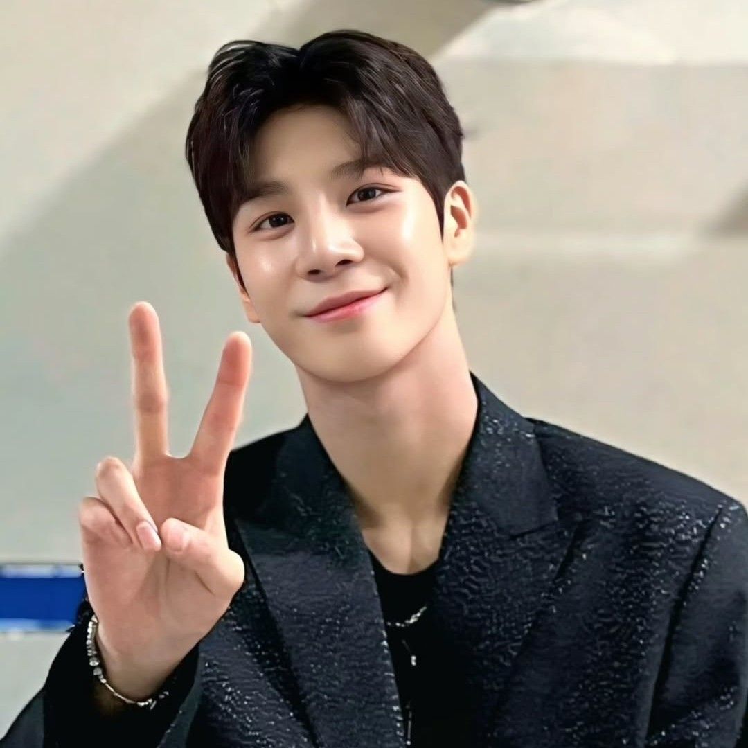 Latest photo of Jeong Dongwon