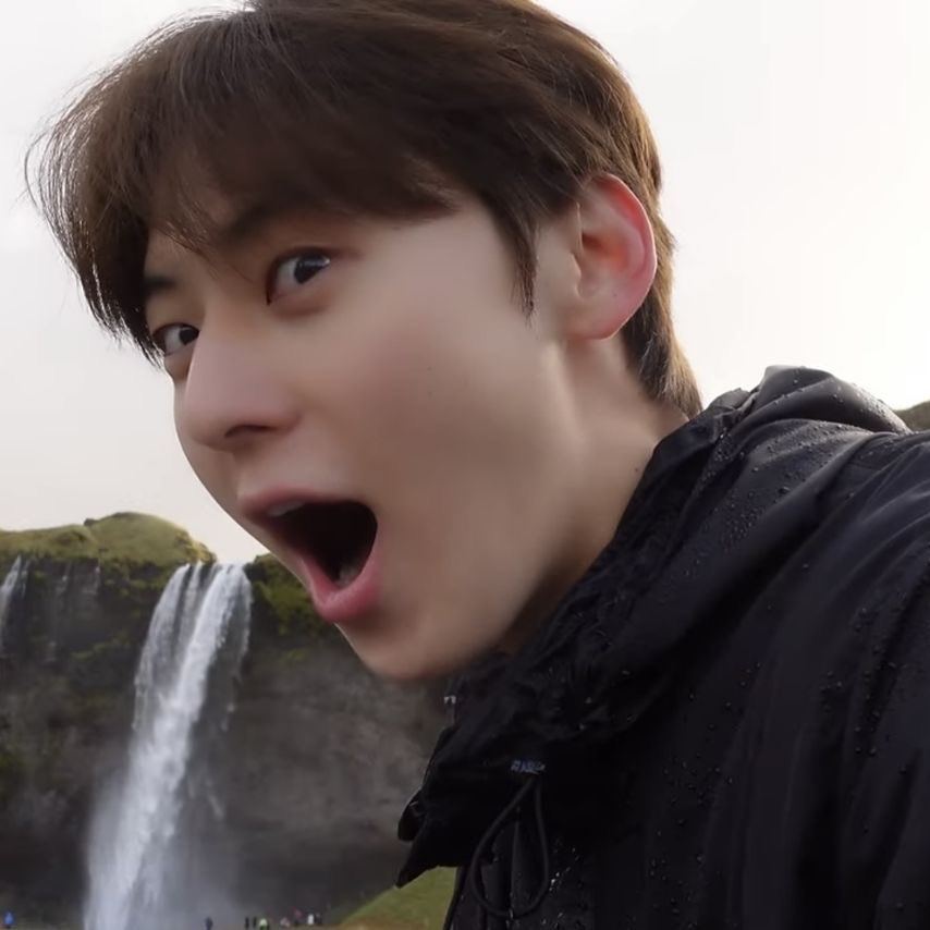 Recent activity shot of Hwang Minhyun