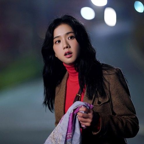 Latest photo of Jisoo (1995)