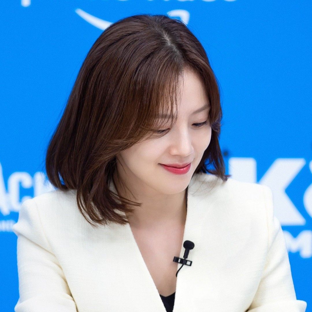 Behind-the-scenes cut of Moon Chaewon