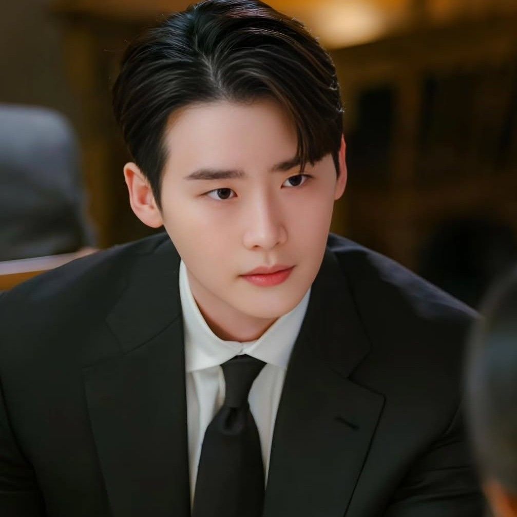Latest photo of Lee Jongsuk