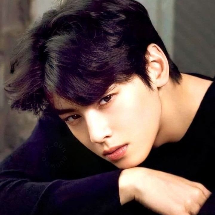 Latest photo of Cha Eunwoo