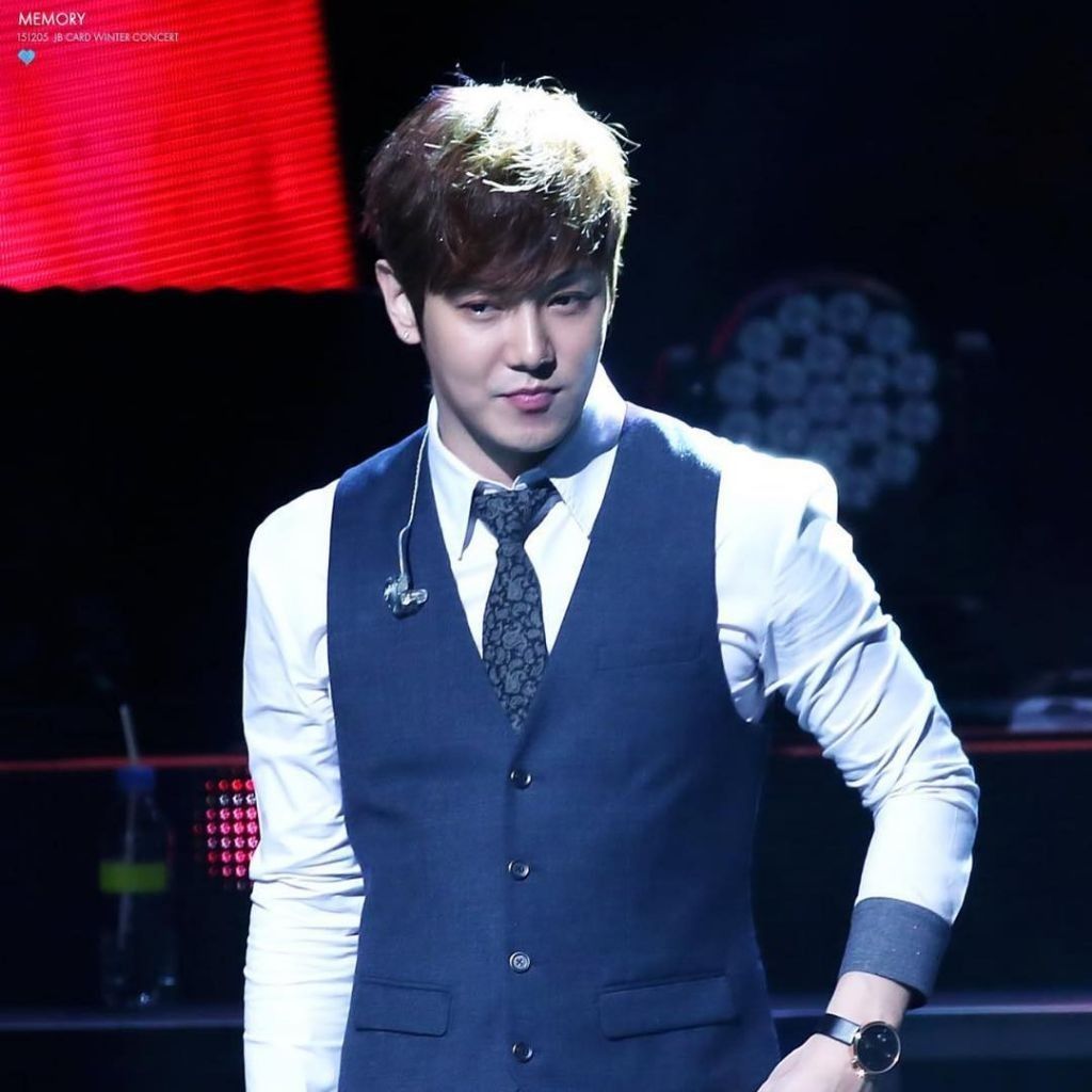 Behind-the-scenes cut of Hwanhee