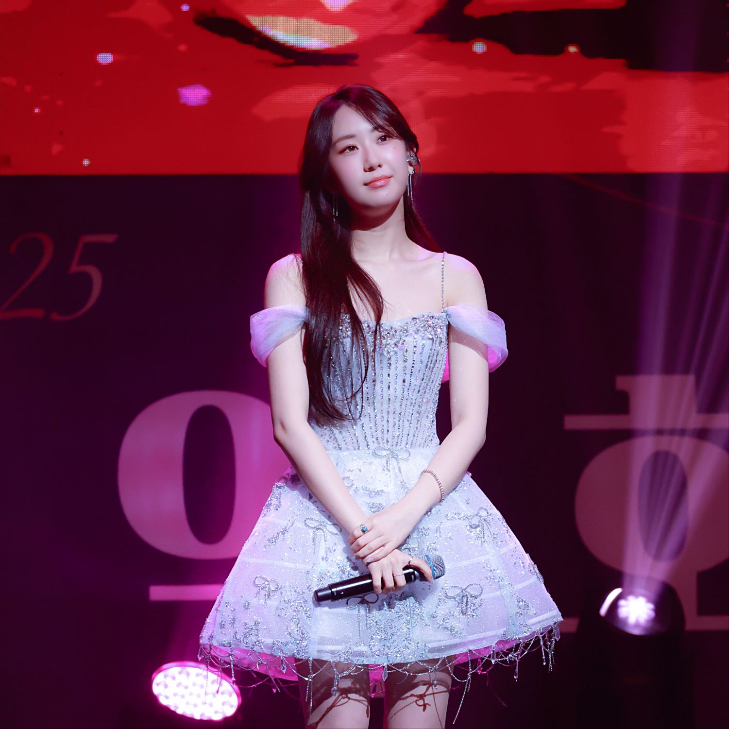 Cuplikan di balik layar dari Jeon Yujin