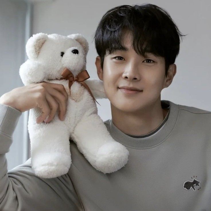 Recent activity shot of Choi Wooshik