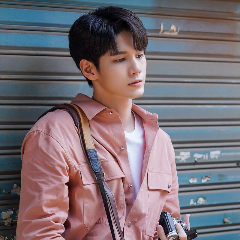 A moment captured by a fan of Ong Seongwu