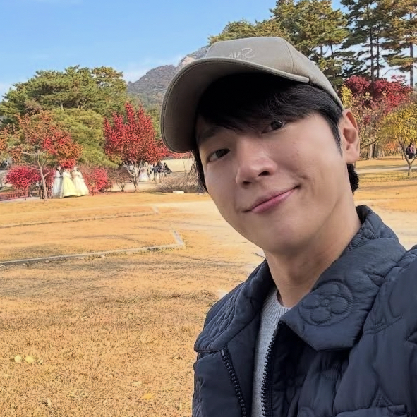 Recent activity shot of Lee Sangyeob