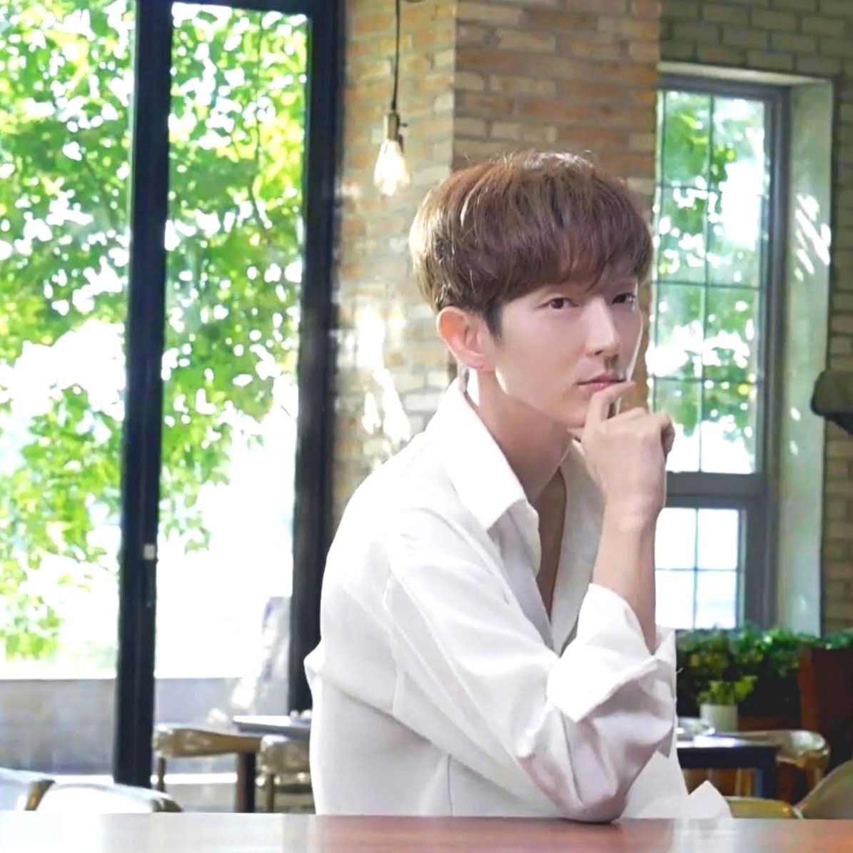 A moment captured by a fan of Lee Joongi